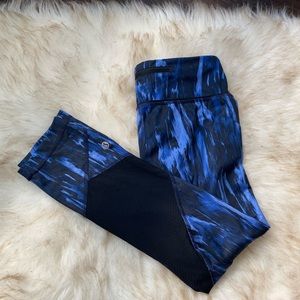 Fabulous LuluLemon Capris ~Size 4